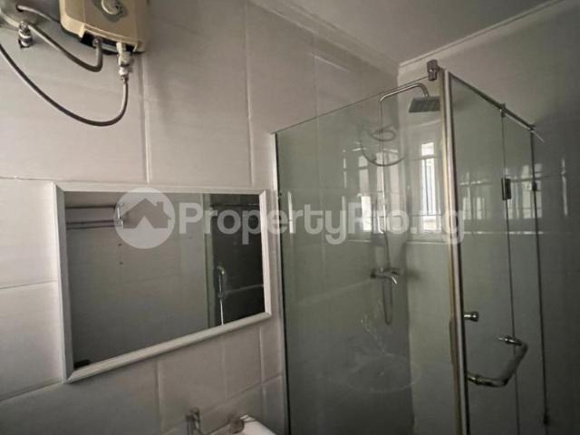 Rent Simgle Big Room Well Standard in chevron, Lekki Lagos 3NCKK | PropertyPro Nigeria