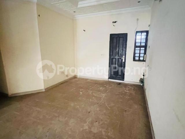 Rent Single Room In A Shared Apartment in orchid, Lekki Lagos 8MTXT | PropertyPro Nigeria