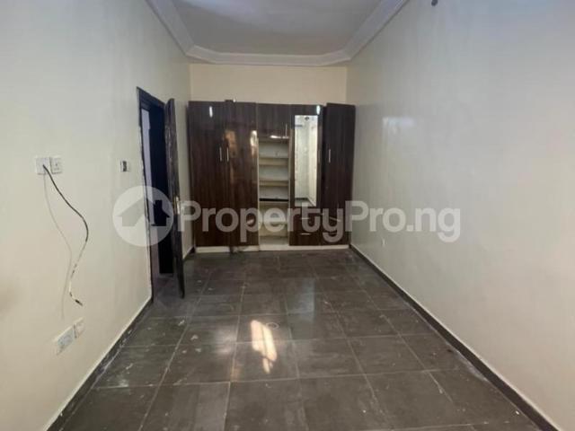Rent Spacious Semi Masterbedroom Chevron in chevron, Lekki Lagos 9NDSH | PropertyPro Nigeria