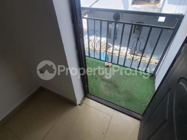 Rent 2 Bedroom Apartment Upstairs in Lekki Lagos 4NAXM | PropertyPro Nigeria
