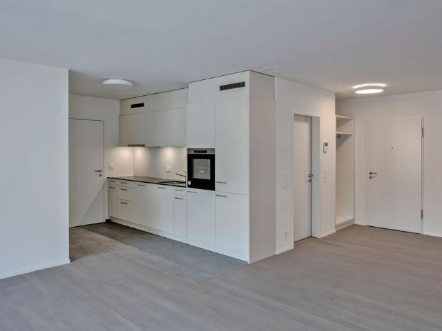 RENT WITHOUT SECURITY DEPOSIT – Small but nice!