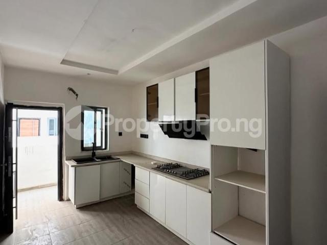 Rent 2 Bedroom Apartment in Lekki Phase 1, Lekki Lagos 5MRXV | PropertyPro Nigeria