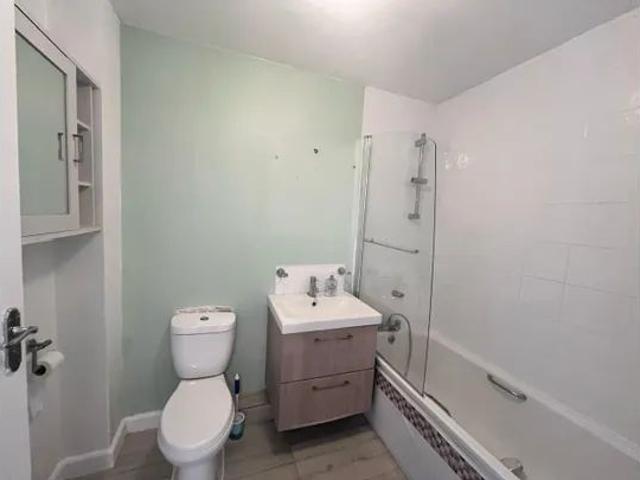 Rent 3 bedroom apartment in Lucan