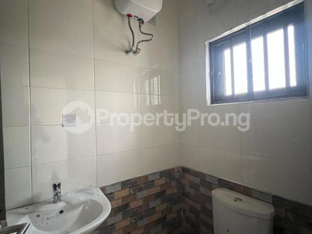 Rent 3 Bedroom Flat in Onike, Yaba Lagos 8MQTP | PropertyPro Nigeria