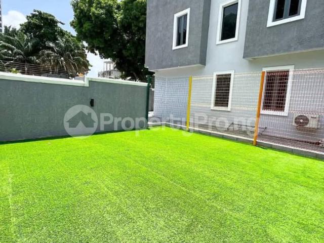 Rent 4 Bedroom Penthouse With 2 Bq in Victoria Island Lagos 2MNKF | PropertyPro Nigeria