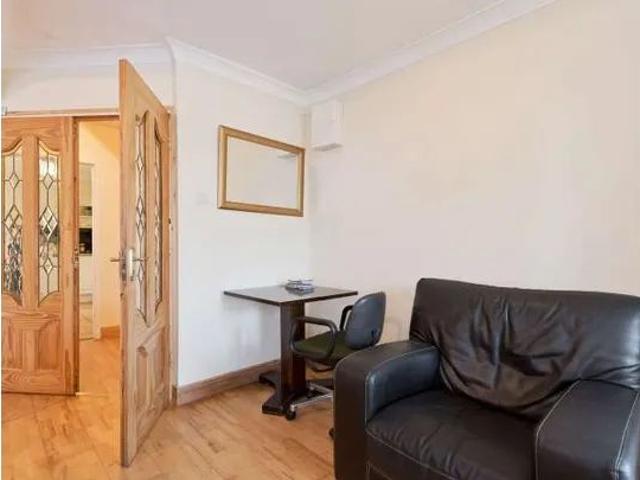 Rent 5 bedroom apartment of 100 m² in Blanchardstown