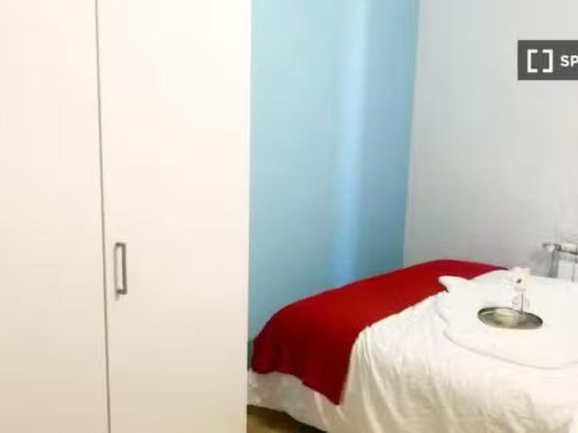 Encantador Acogedora habitación en piso compartido en Puerta d.