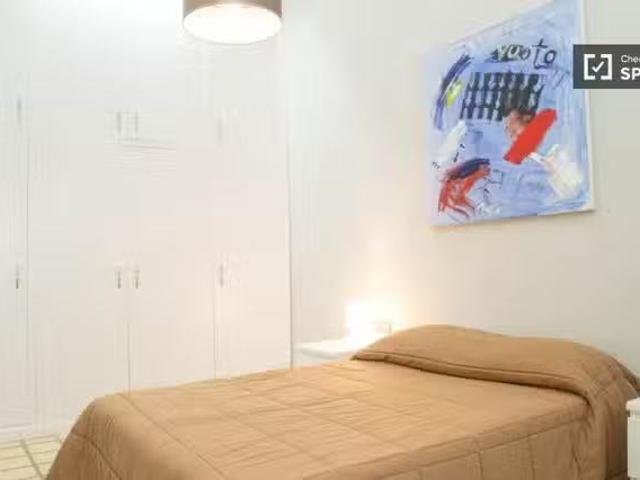 Nuevo Amplia habitación en apartamento de 4 dormitorios en El.