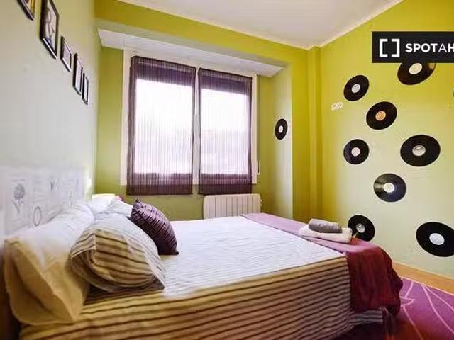 Nuevo Amplia habitación en piso compartido en Rekalde, Bilbao