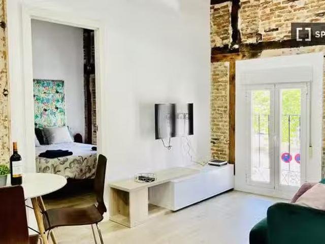 ¡En alquiler! Apartamento de 2 dormitorios en alquiler en Emba.