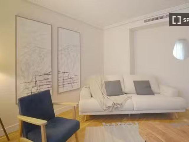 ¡Renta! Apartamento de 2 dormitorios para alquilar en Nueva Es.