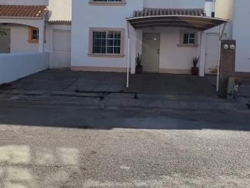 RENTA CASA AMUEBLADA EN SENDEROS
