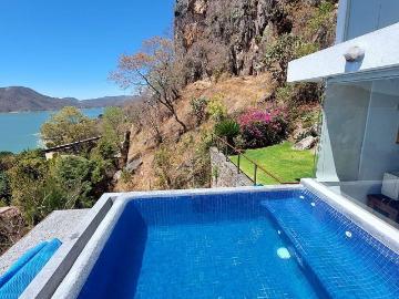 RENTA CASA EN CONDOMINIO PEÑA SUR VISTA AL LAGO