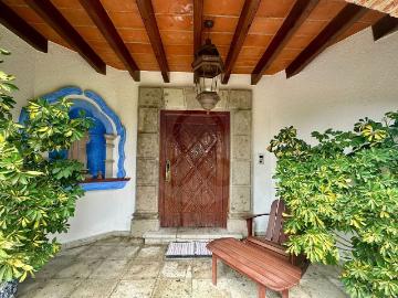 Renta Casa Estilo Mexicano Club de Golf Los Encinos 800 m de Jardin 4 reca