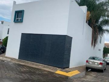 RENTA CASA FRACCIONAMIENTO ZEREZOTLA