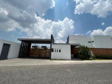 RENTA CASAS QUERETARO JURIQUILLA VIVE CERCA DE COMERCIOS ESCUELAS Y UNIVERIDADES sa