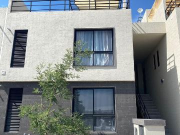 RENTA de Town House Amueblado