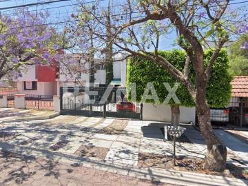 Renta de casa amueblada en Arboledas, Queretaro