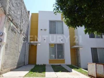 RENTA DE CASA EN COLINAS DE PLATA