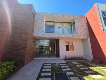 RENTA DE CASA EN FRACC. RESIDENCIAL PUERTA DE HIERRO, EN PACHUCA HGO
