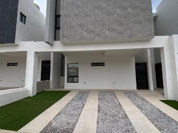 Renta de casa en fraccionamiento Alcazares