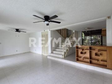 Renta de casa en la Col. Acapatzingo, Cuernavaca, Morelos. Clave 6294