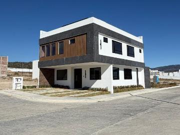 RENTA DE CASA, FRACC. VILLA AIROSA, EN ESQUINA