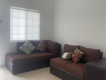 RENTA DE DEPARTAMENTO COMPLETAMENTE AMUEBLADO ZONA ROMANZZA