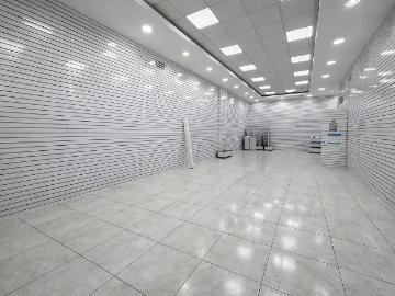 RENTA DE LOCAL COMERCIAL EN AV CANAL DE MIRAMONTES
