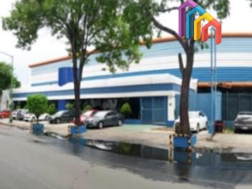 Renta de local con espacio comercial