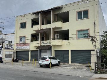 Renta de Ofocina en Playa del Carmen sobre Av constituyetes 27 m2