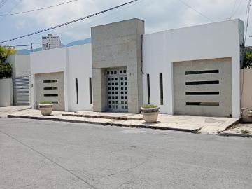 RENTA DE OFICINA MITRAS CENTRO