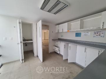 Renta de Oficina Del Valle 300 m2 Acondicionada