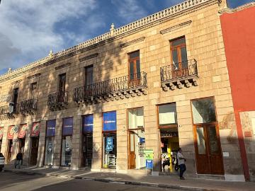 Renta de oficina en Victoria de Durango Centro, calle Juárez frente a Plaza de Armas
