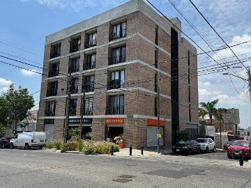 Renta: Departamento 2 recámaras en Av. Maestros 1265 76.61 m² — Piso 3, balcón