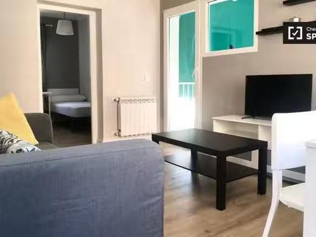 Barato Elegante apartamento de 3 dormitorios en alquiler en Vi.