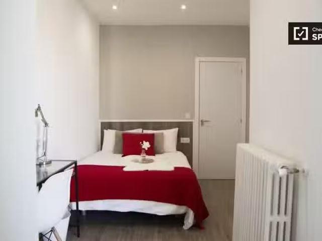 ¡En alquiler! Habitación doble en alquiler, apartamento de 8 d.