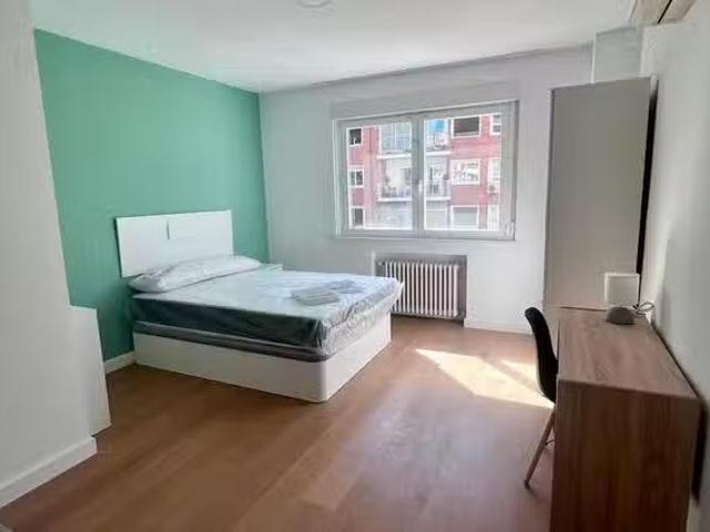 Único Habitación en Avenida de Baviera, Guindalera