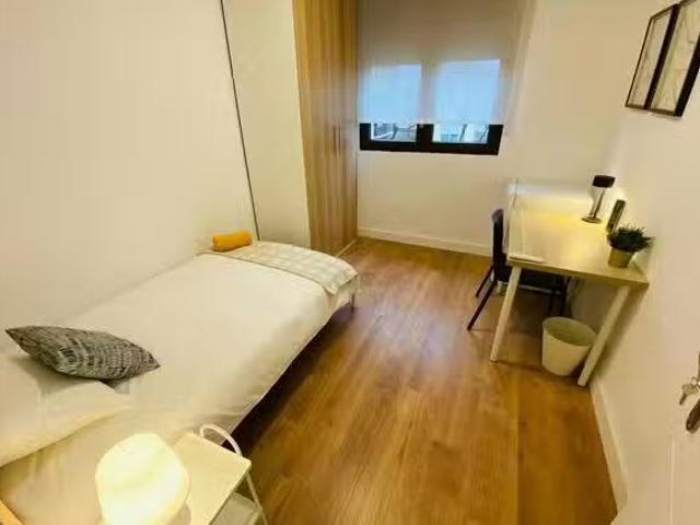 Único Habitación en Avenida de la Albufera, Puente de Vallecas