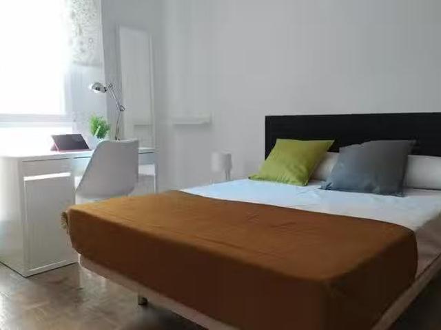 Nuevo Habitación en Avenida de Portugal, Puerta del Ángel