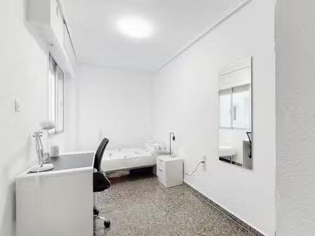 ¡Renta! Habitación en Avinguda al Vedat