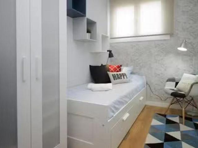 ¡Recién llegado! Habitación en Avinguda de la Riera de Cassole.