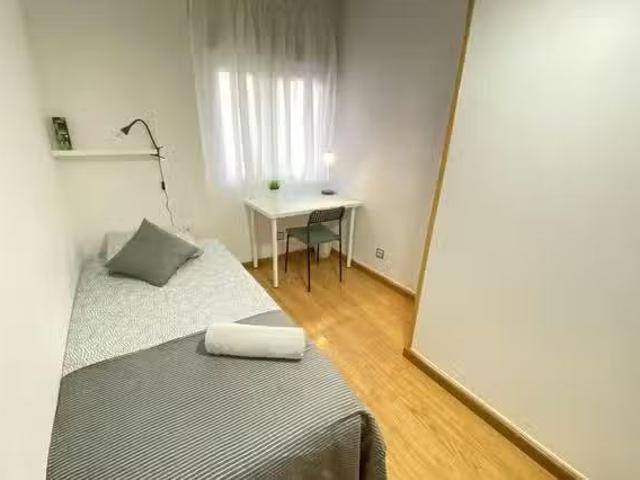 Único Habitación en Calle Manuel Pavía, Casco Histórico de Val.