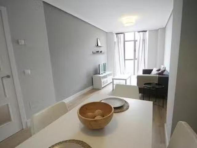 ¡Recién llegado! Habitación en Calle Blasón, Puerta Bonita