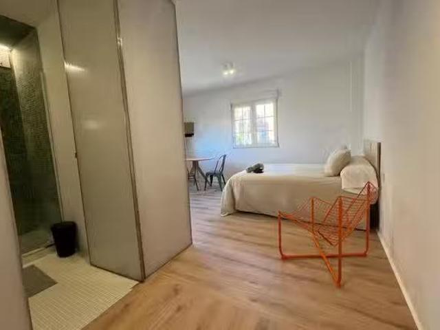 Único Habitación en Calle de Alfonso Fernández Clausells, Ciud.