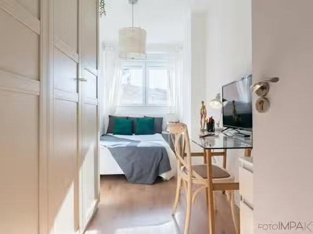 ¡En alquiler! Habitación en Calle de Antonio López, Almendrales