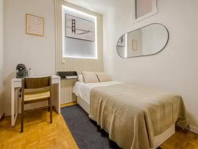 ¡Oferta! Habitación en Calle de Lérida, Castillejos