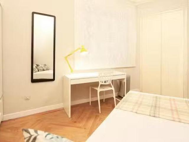 Acogedor Habitación en Calle de Sagasta, Justicia