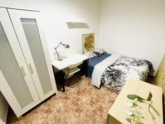 ¡Recién llegado! Habitación en Calle de Toledo
