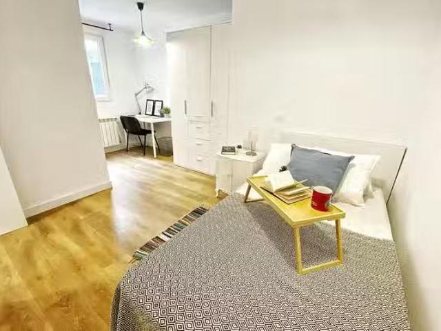Barato Habitación en Calle Illescas, Aluche